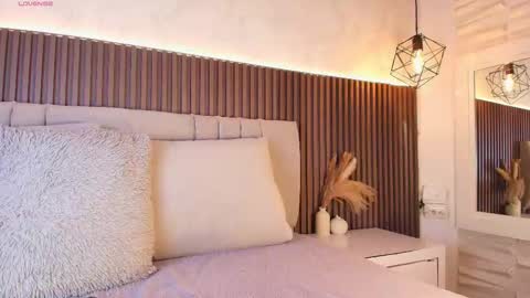 Snapshot of shanonclark chatting on December 2025 07:12:02 PM SHANON online show from December 2025 07:12:02 PM