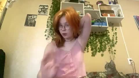 Kristin online show from October 2025 03:04:01 AM