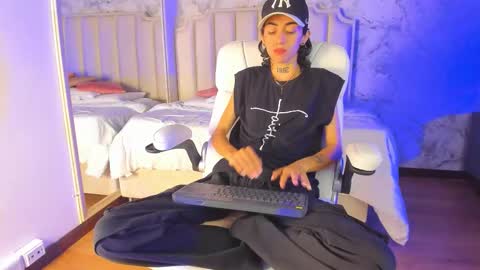 Shantal online show from November 2025 03:53:02 AM