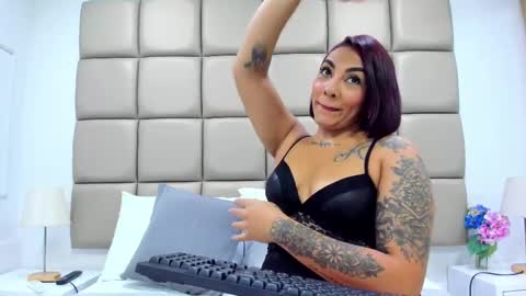 shantalltorres online show from October 2025 11:19:01 AM