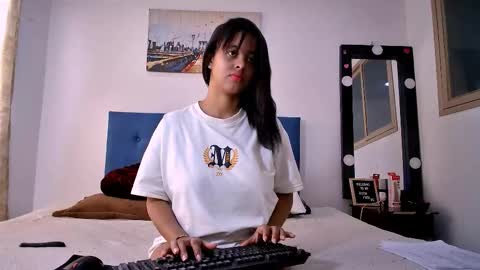 Snapshot of shara_soul chatting on November 2025 02:42:01 PM shara_soul online show from November 2025 02:42:01 PM