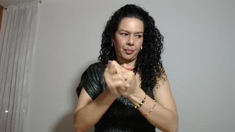 sharickleon11 online show from December 2024 11:34:01 PM