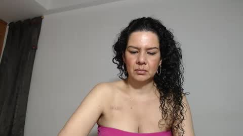 sharickleon11 online show from September 2025 12:33:01 AM