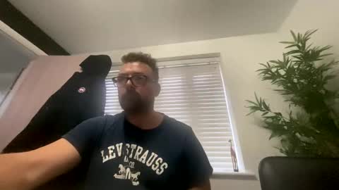 Snapshot of sharksboy16 chatting on February 2025 07:23:01 AM Sharksboy online show from February 2025 07:23:01 AM