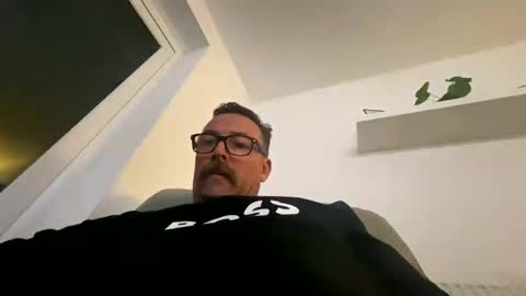 Snapshot of sharksboy16 chatting on October 2025 06:50:02 PM Sharksboy online show from October 2025 06:50:02 PM