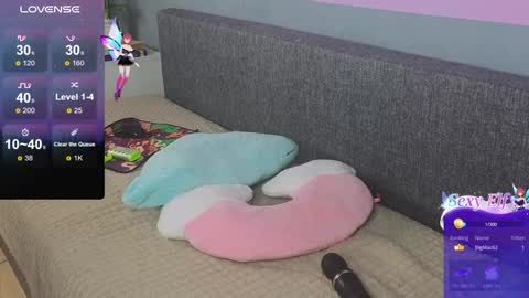 Snapshot of sharli_rose chatting on December 2024 06:37:02 PM Sharli online show from December 2024 06:37:02 PM