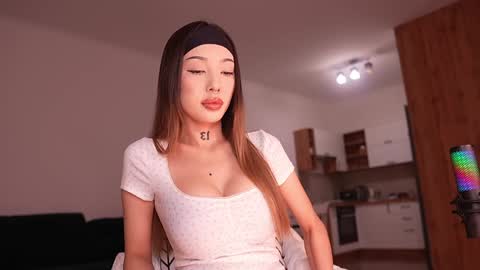 Sharlin  online show from October 2025 12:46:02 AM