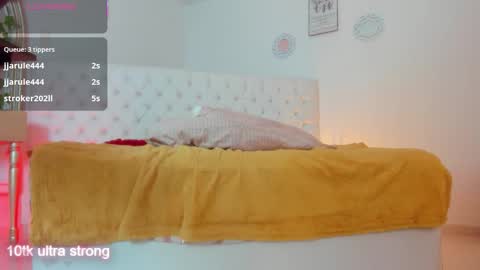 Sharlot online show from December 2025 05:20:01 PM