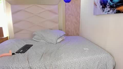 sharonkm online show from May 2026 09:52:01 PM