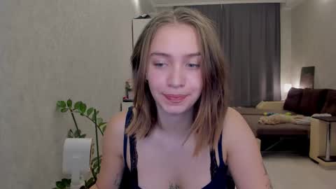 Snapshot of shawty__mariaa chatting on October 2025 02:18:01 PM shawty__mariaa online show from October 2025 02:18:01 PM