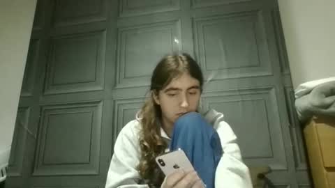 Snapshot of shaywoodtwink chatting on December 2025 08:49:02 PM Shay Edging online show from December 2025 08:49:02 PM