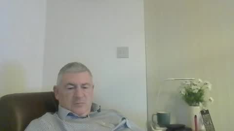 Snapshot of she52 chatting on December 2024 04:06:01 PM she52 online show from December 2024 04:06:01 PM