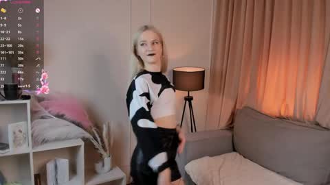 Snapshot of sherylllammey chatting on April 2026 07:22:01 PM Sara online show from April 2026 07:22:01 PM
