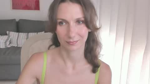 shesleepsnaked online show from October 2025 03:44:02 PM
