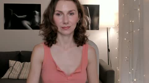 Snapshot of shesleepsnaked chatting on June 2026 04:31:01 PM shesleepsnaked online show from June 2026 04:31:01 PM