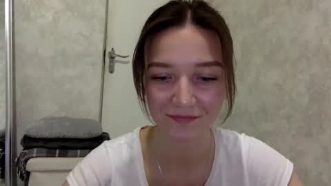 Jesica online show from November 2025 09:47:01 PM