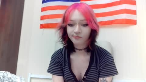 Snapshot of shirleyboulet chatting on February 2026 10:10:02 PM Luna online show from February 2026 10:10:02 PM