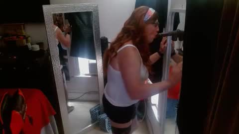 Snapshot of shirleyjo chatting on June 2026 09:09:01 PM sarah online show from June 2026 09:09:01 PM