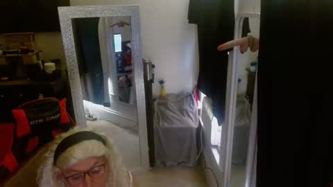 Snapshot of shirleyjo chatting on June 2026 07:57:02 PM sarah online show from June 2026 07:57:02 PM