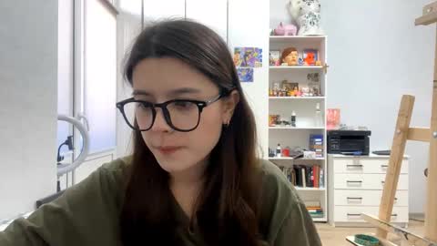 Snapshot of shontagrabowski chatting on March 2026 12:11:01 PM Marie online show from March 2026 12:11:01 PM