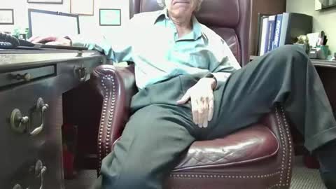 nikolas send dm for an appointment online show from November 2025 05:03:01 PM