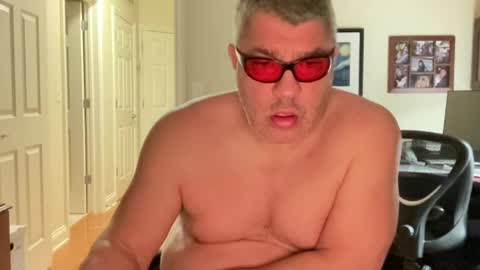 Snapshot of showmet chatting on July 2026 05:11:02 AM Chicago Guy online show from July 2026 05:11:02 AM