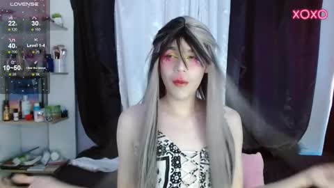 Shun White online show from February 2025 07:21:01 PM