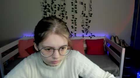 shy_elina01 online show from October 2025 10:27:01 AM