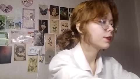 Snapshot of shy_kiss_twinkle_bloop chatting on October 2025 01:33:02 PM Milena online show from October 2025 01:33:02 PM
