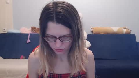 Snapshot of shy_moony chatting on December 2025 07:21:01 PM just Alex online show from December 2025 07:21:01 PM