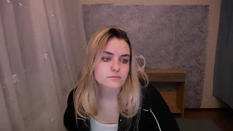 shy_sabrina_ online show from March 2025 04:32:01 AM