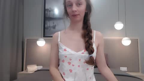 shy_schoolgirl_ online show from November 2025 03:30:02 PM