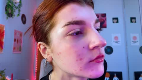 Snapshot of shybella_girl chatting on December 2024 06:55:02 AM Bella online show from December 2024 06:55:02 AM