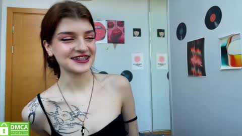 Snapshot of shybella_girl chatting on February 2025 07:49:01 AM Bella online show from February 2025 07:49:01 AM