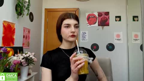 Snapshot of shybella_girl chatting on March 2025 07:58:02 AM Bella online show from March 2025 07:58:02 AM