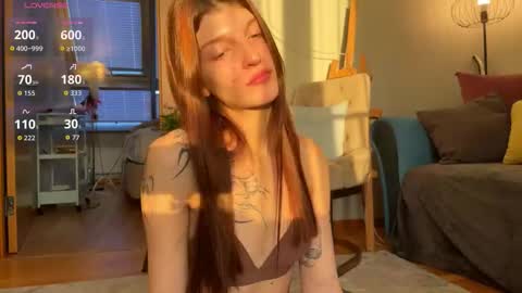 Snapshot of shybella_girl chatting on October 2025 05:25:01 AM Bella online show from October 2025 05:25:01 AM
