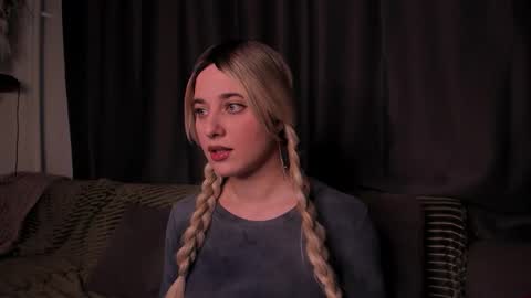 Mary online show from October 2025 10:03:01 AM