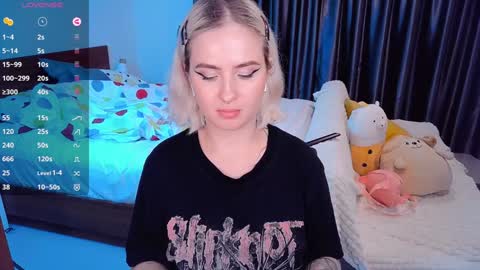 Snapshot of shyfoxxxy chatting on December 2024 06:28:02 PM Effie online show from December 2024 06:28:02 PM