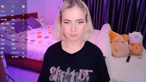 Snapshot of shyfoxxxy chatting on December 2024 12:39:02 PM Effie online show from December 2024 12:39:02 PM