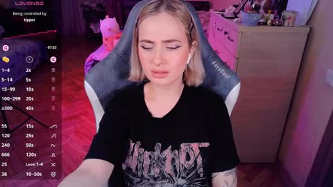 Snapshot of shyfoxxxy chatting on January 2025 09:08:02 PM Effie online show from January 2025 09:08:02 PM