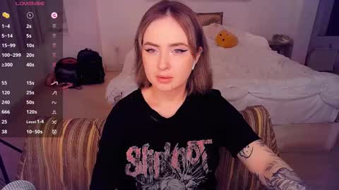 Snapshot of shyfoxxxy chatting on February 2025 06:09:02 PM Effie online show from February 2025 06:09:02 PM