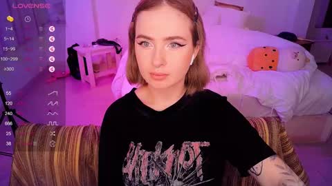 Snapshot of shyfoxxxy chatting on March 2025 11:06:02 AM Effie online show from March 2025 11:06:02 AM