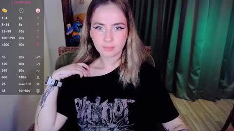 Snapshot of shyfoxxxy chatting on September 2025 06:51:02 AM Effie online show from September 2025 06:51:02 AM