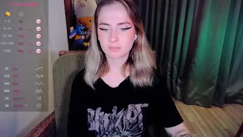 Snapshot of shyfoxxxy chatting on October 2025 05:04:01 AM Effie online show from October 2025 05:04:01 AM