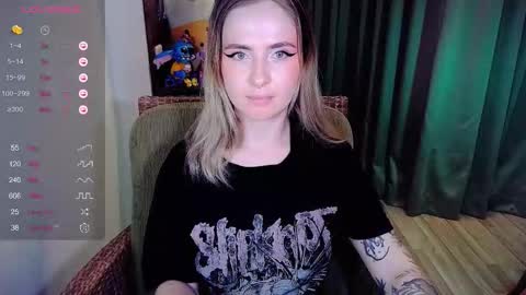 Snapshot of shyfoxxxy chatting on October 2025 07:27:01 PM Effie online show from October 2025 07:27:01 PM