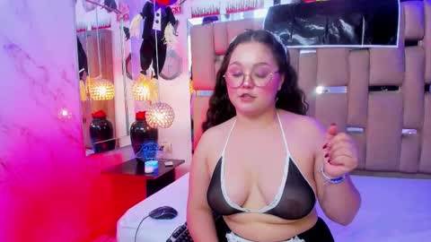 Snapshot of shylysweet chatting on October 2025 05:18:02 AM Shyly online show from October 2025 05:18:02 AM