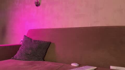 Amelia online show from January 2026 07:17:01 PM