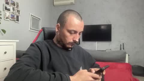 Snapshot of sidvicious23cm chatting on February 2026 06:49:02 PM sidvicious23cm online show from February 2026 06:49:02 PM