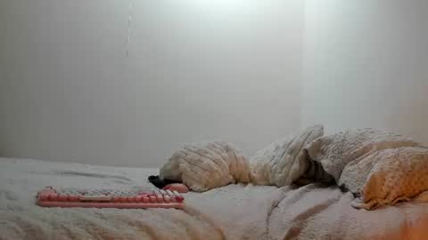 Snapshot of sienna_glow chatting on June 2026 01:04:01 PM sienna_glow online show from June 2026 01:04:01 PM