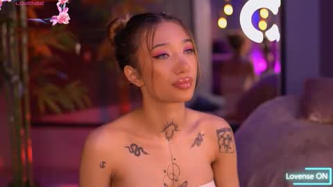 Sienna online show from October 2025 06:43:01 PM